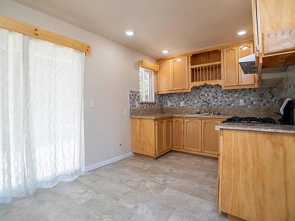 5th image of 10254 S White Rock Rd