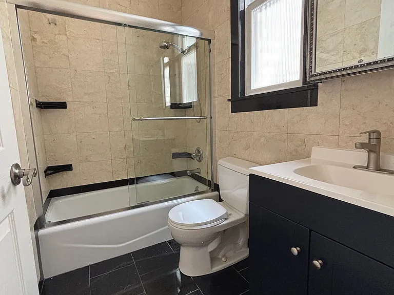 624 Shrader St #8 — Photo 5