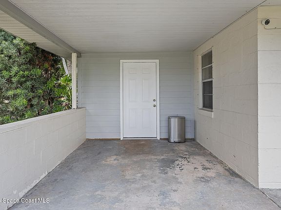 5th image of 619 Camellia Dr