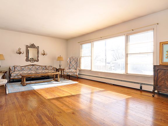 3rd image of 27 Princeton Ave