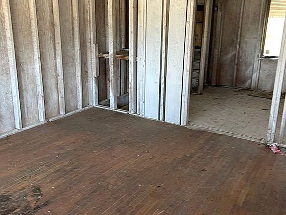 2nd image of 4004 Shirley Ave