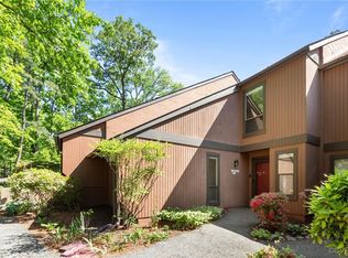 11905 W Briar Patch Dr, Midlothian, VA 23113