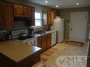 Cheery Kitchen