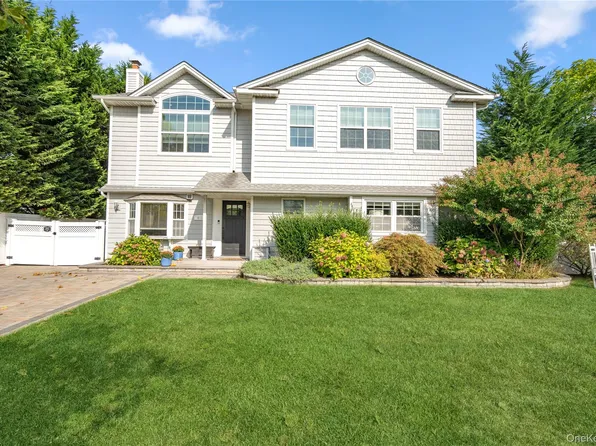 411 Center Bay Drive, West Islip, NY 11795