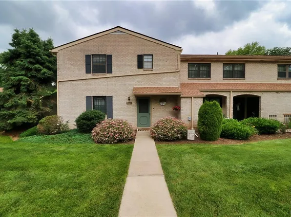 2884 Aronimink Pl, Macungie, PA 18062