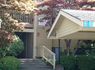 20050 Vikings Crst NE APT 2-102, Poulsbo, WA 98370