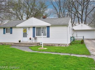 1490 Maria St, Flint, MI 48507