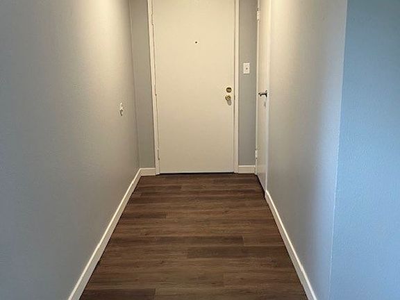 4th image of 11119 Woodinville Dr #211