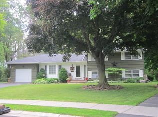 98 Deville Dr, Rochester, NY 14612