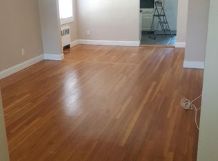 118 Henry St #1, Valley Stream, NY 11580