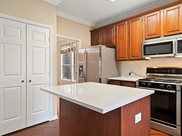 3777 Meadowcreek Cir — Photo 9