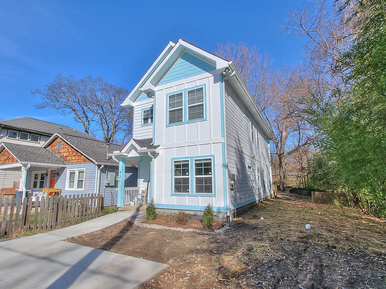 921 Spain Ave — Photo 34