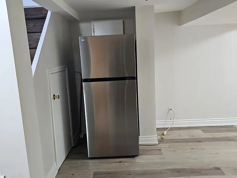 672 Jane St #LOWER LEVEL — Photo 15