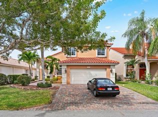 4601 NW 7th Pl, Deerfield Beach, FL 33442