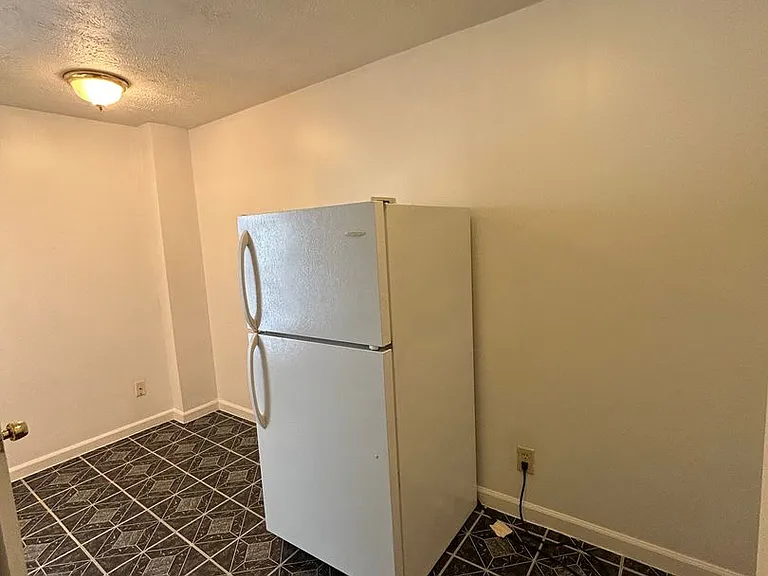 1402 Alabama St — Photo 16