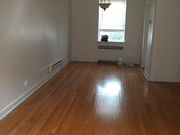 3rd image of 1748 W 95th Pl #Townhouse