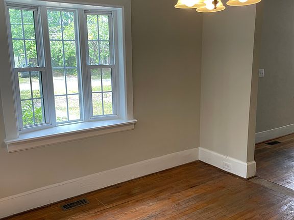 5th image of 1005 Bryan Ave