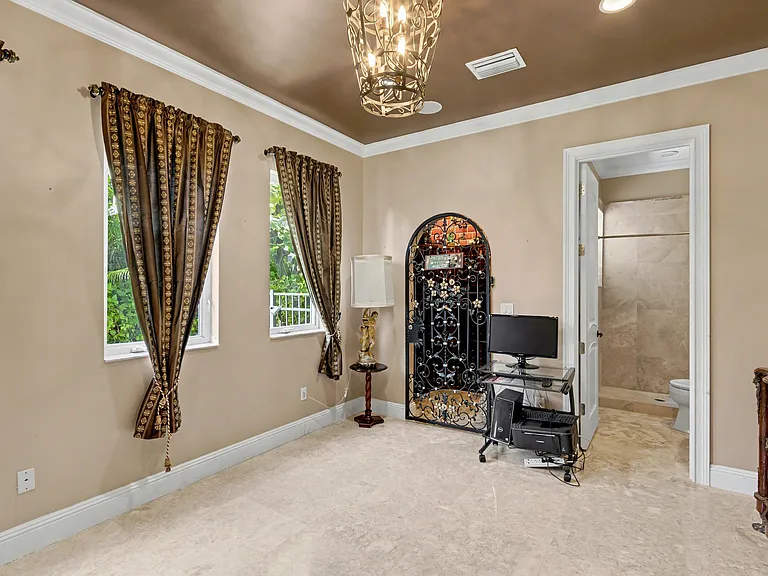 860 E Park Dr — Photo 17