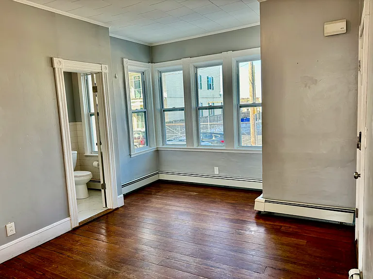 121-129 Fulton St Fall River, MA 1 Bedroom + Bonus Room! Close to New Commuter Rail — Photo 6