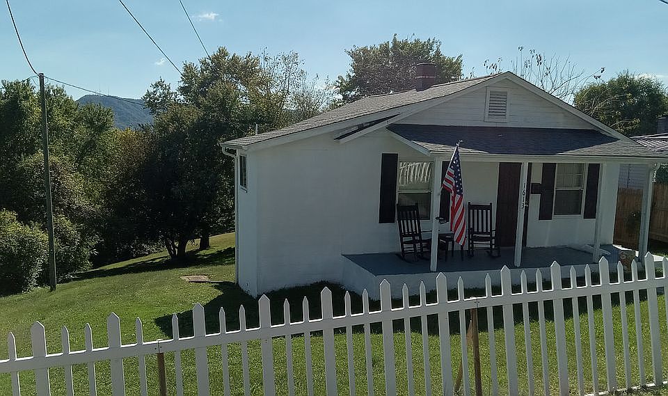 2nd image of 1613 Charles St