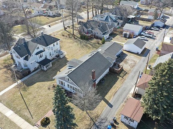 3rd image of 217 Kingston Rd