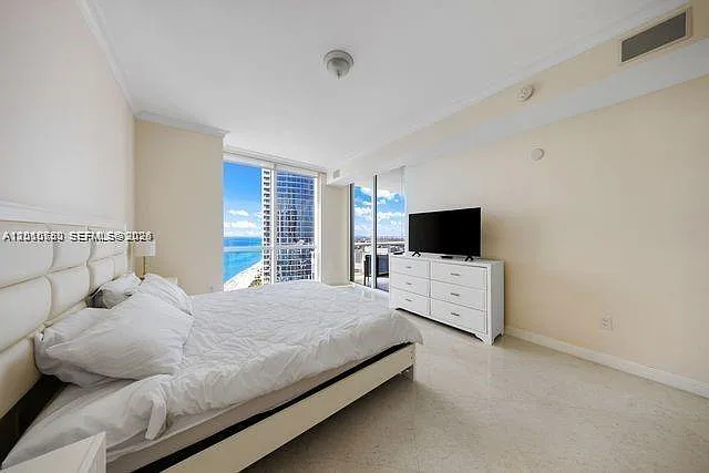 18101 Collins Ave #4702 — Photo 9