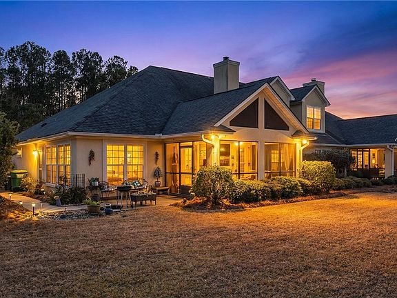 3rd image of 106 Mallory Place