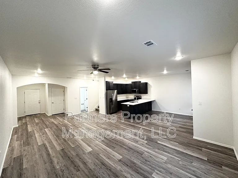 1035 S Benchmark Ln #1 — Photo 7