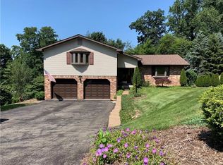 3241 Ridgeway Dr, Greensburg, PA 15601