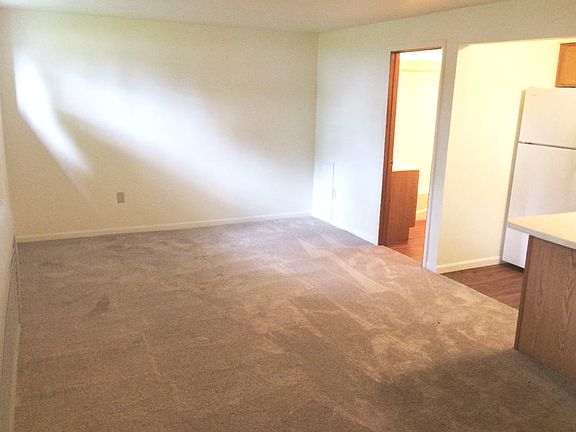 4th image of 644 George St #5