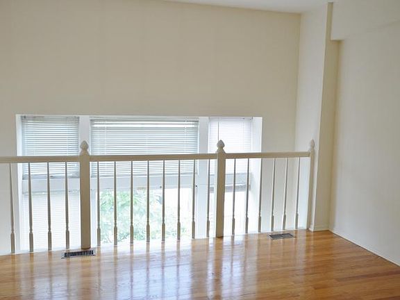4th image of 3257 N Sheffield Ave #35f531de5