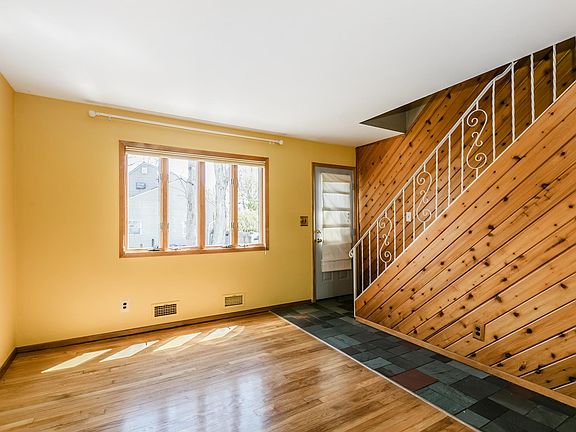 5th image of 100 Avondale Dr