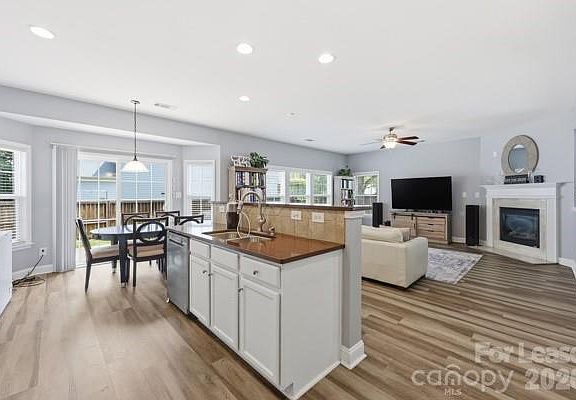 4th image of 1179 Madison Green Dr