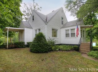 5501 Ten Mile Rd NE, Rockford, MI 49341