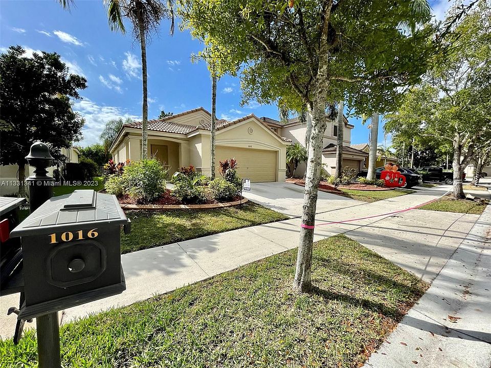 1st image of 1016 Golden Cane Dr
