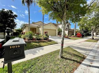 1016 Golden Cane Dr, Fort Lauderdale, FL 33327