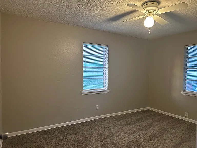 1114 Wintergreen Ct — Photo 8