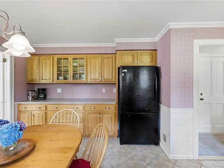 131 Taylor Rd — Photo 8