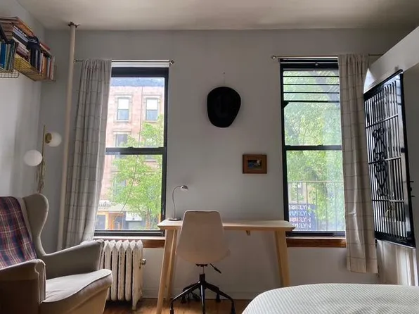 160 5th Avenue image 1 of 7