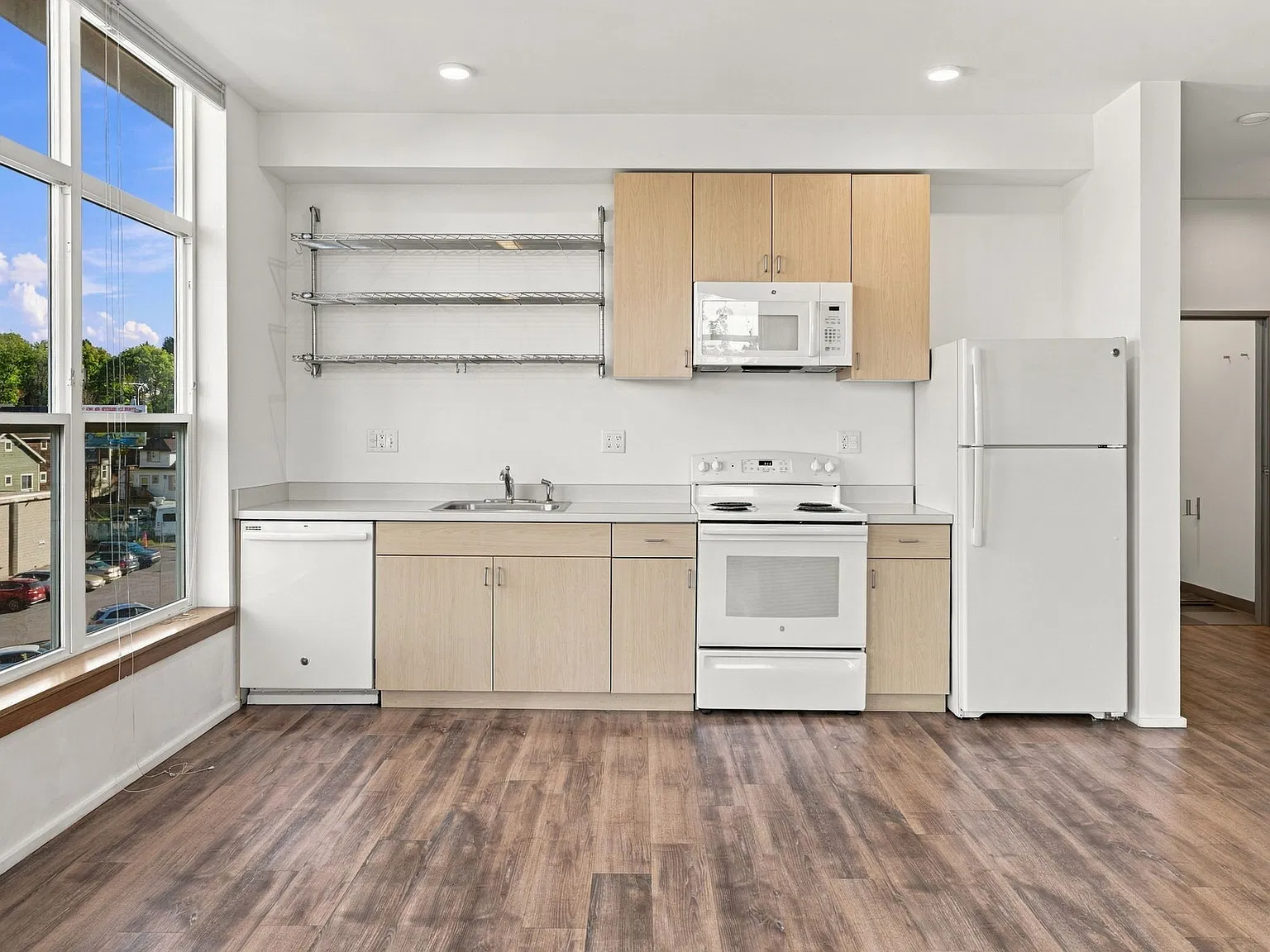 2 bed, 805 sqft, $2,745 — Photo 3