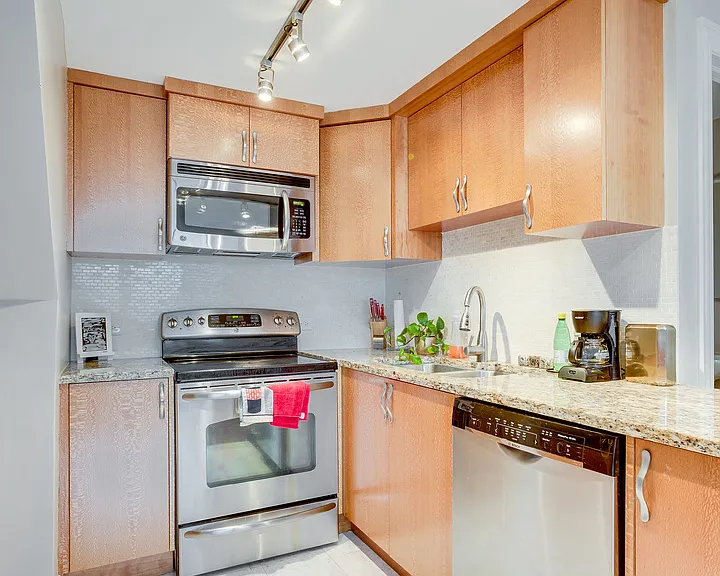 1221 N Dearborn Pkwy #1210S — Photo 9