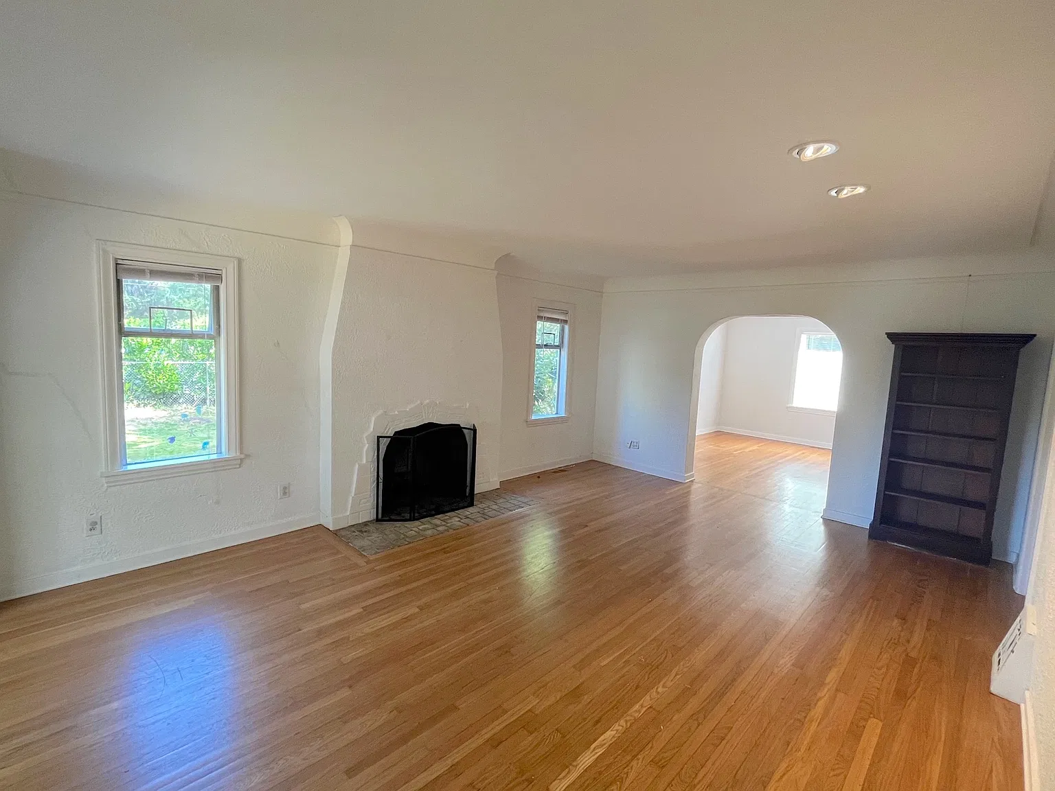 3 bed, 1980 sqft, $4,305 — Photo 3