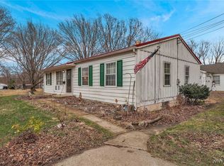 17 Washington St, Silver Creek, NY 14136