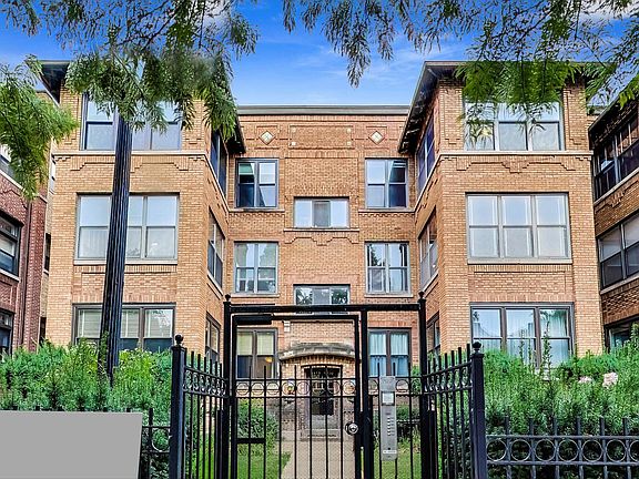 2nd image of 4450 N Malden St #3