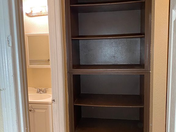 5th image of 510 N Locust St APT A