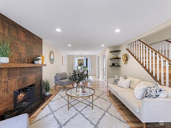 4th image of 2121 170th Avenue NE