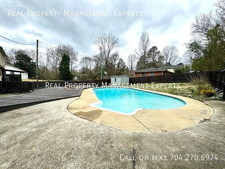 900 Tally Ho Ct — Photo 20