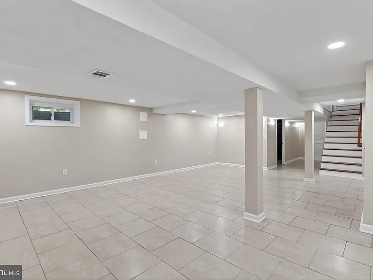 7216 Carol Ln — Photo 25