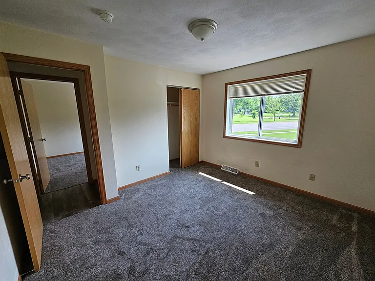 219 S Chambers Ave — Photo 9
