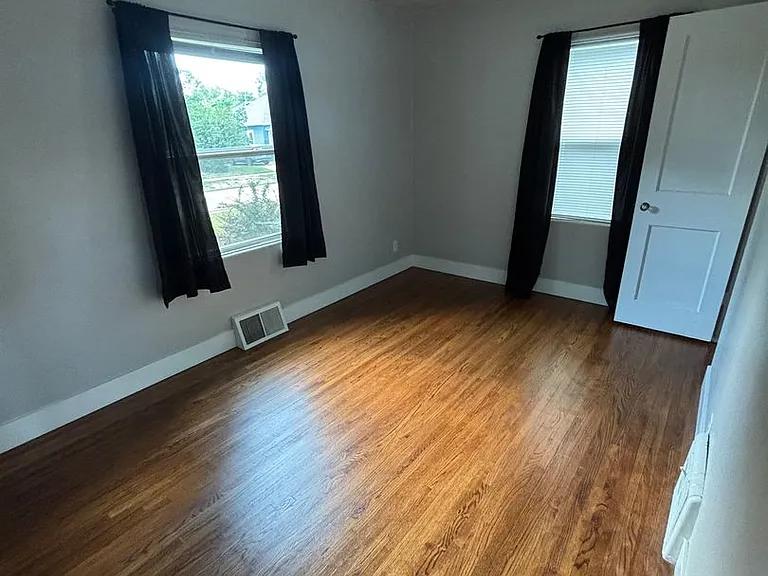 2628 S Paxton St — Photo 6